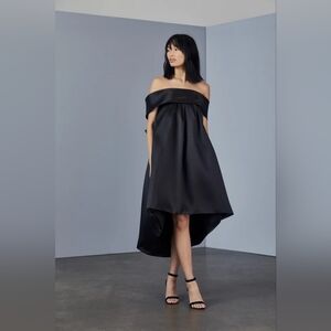NWT Amsale Bow Back Elegant Black Off-Shoulder Trapeze Dress
